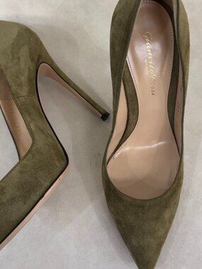 Gianvito Rossi Green Suede Pump